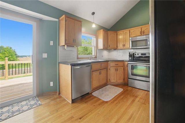 11131 N Lewis Avenue, Kansas City, MO 64157