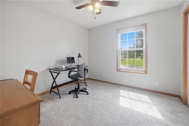 11131 N Lewis Avenue, Kansas City, MO 64157