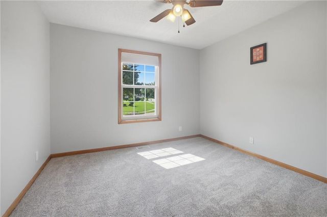 11131 N Lewis Avenue, Kansas City, MO 64157