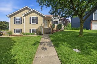 11131 N Lewis Avenue, Kansas City, MO 64157