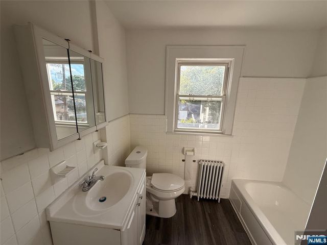 17 Westview Terrace, Teaneck, NJ 07666