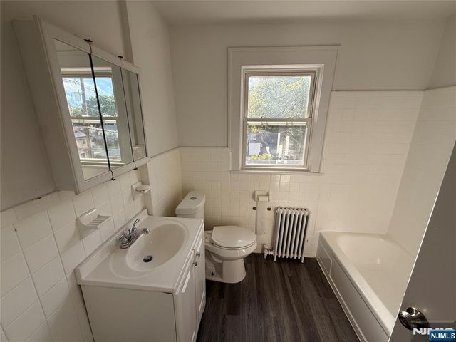 17 Westview Terrace, Teaneck, NJ 07666