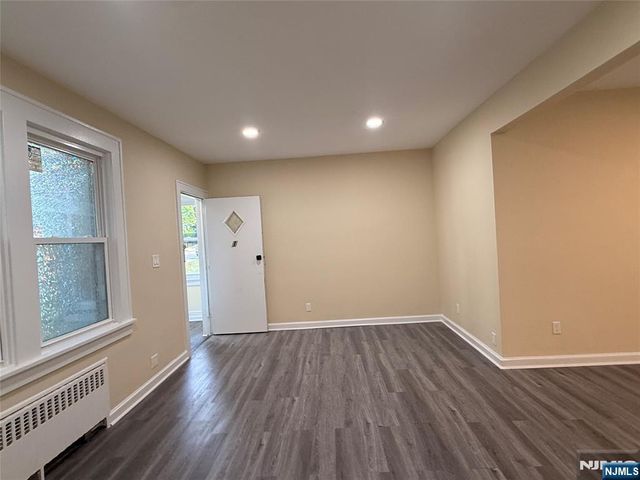 17 Westview Terrace, Teaneck, NJ 07666