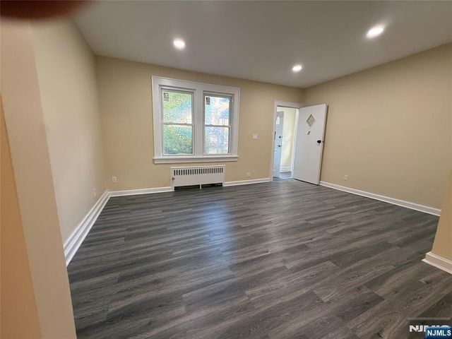 17 Westview Terrace, Teaneck, NJ 07666
