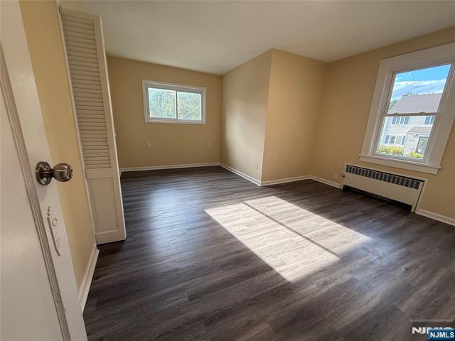 17 Westview Terrace, Teaneck, NJ 07666