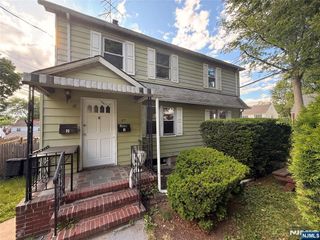 17 Westview Terrace, Teaneck, NJ 07666