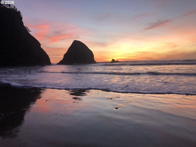 32073 CEDAR Ln, Arch Cape, OR 97102