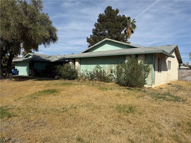 1904 Stonehaven Drive, Las Vegas, NV 89108