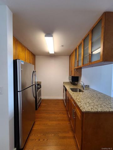 4022 College Point Boulevard 12D, Flushing, NY 11354
