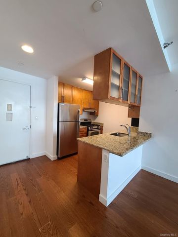4022 College Point Boulevard 12D, Flushing, NY 11354