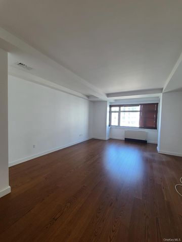 4022 College Point Boulevard 12D, Flushing, NY 11354