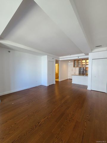 4022 College Point Boulevard 12D, Flushing, NY 11354