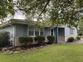 15837 W Robin ROAD, New Berlin, WI 53151