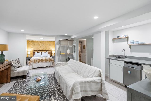 5711 COLORADO AVE NW, Washington, DC 20011
