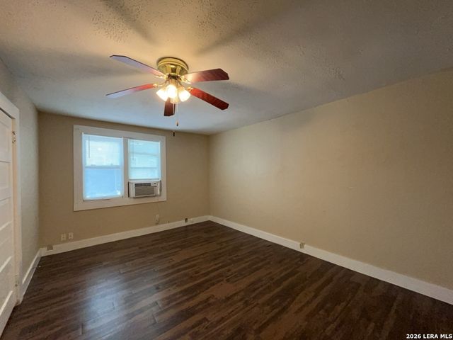 413 E Courtland Pl Unit 4, San Antonio, TX 78212