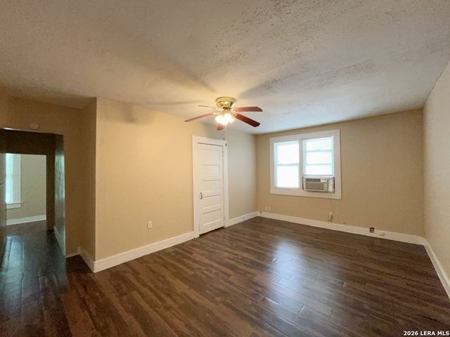 413 E Courtland Pl Unit 4, San Antonio, TX 78212