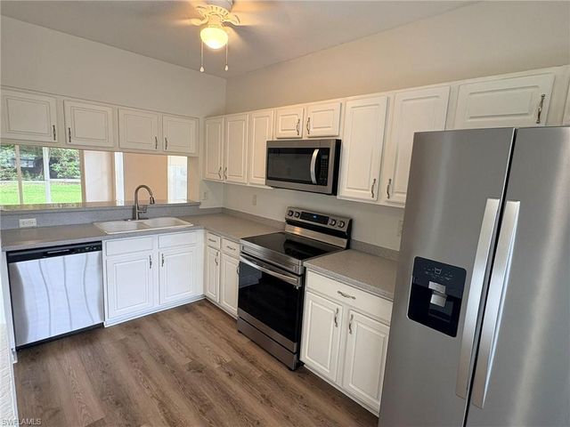 8079 Pacific Beach DR, Fort Myers, FL 33996