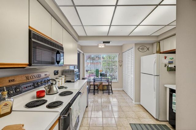 2121 S Ocean Boulevard 506, Lauderdale By The Sea, FL 33062