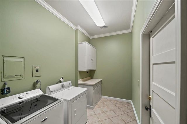 410 HOLMES CIR, Memphis, TN 38111