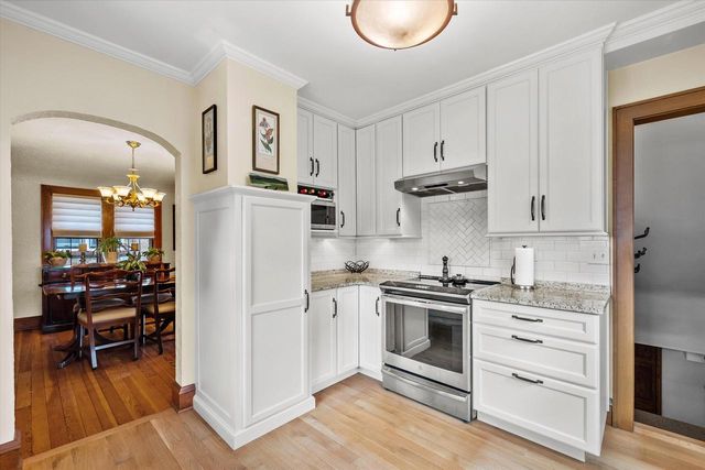 4971 Idlewild AVENUE, Whitefish Bay, WI 53217