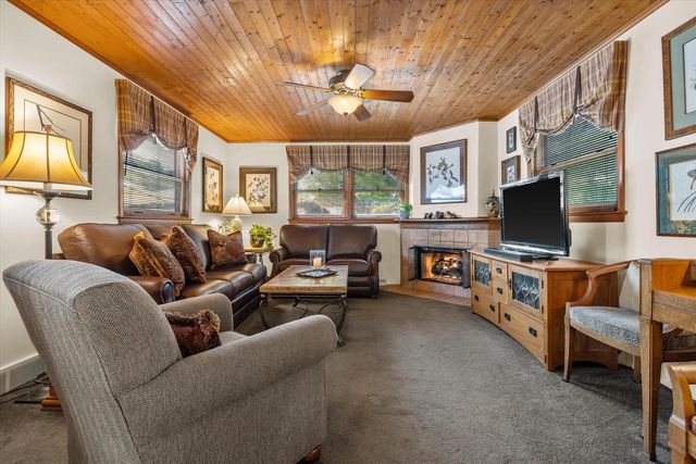 4971 Idlewild AVENUE, Whitefish Bay, WI 53217