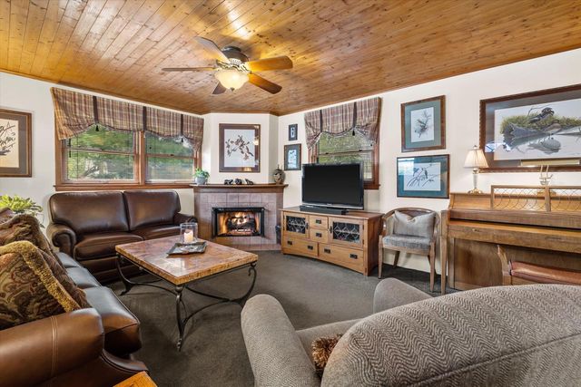 4971 Idlewild AVENUE, Whitefish Bay, WI 53217