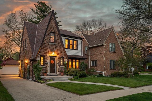 4971 Idlewild AVENUE, Whitefish Bay, WI 53217