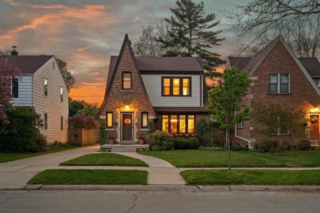 4971 Idlewild AVENUE, Whitefish Bay, WI 53217