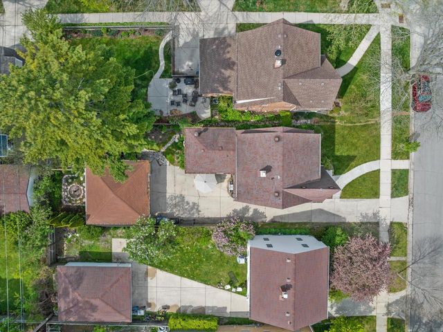 4971 Idlewild AVENUE, Whitefish Bay, WI 53217