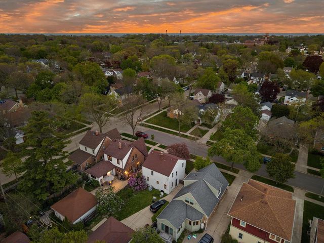 4971 Idlewild AVENUE, Whitefish Bay, WI 53217