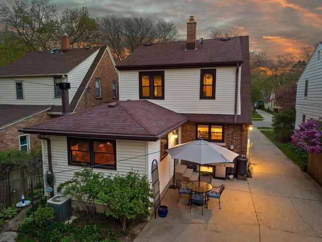 4971 Idlewild AVENUE, Whitefish Bay, WI 53217
