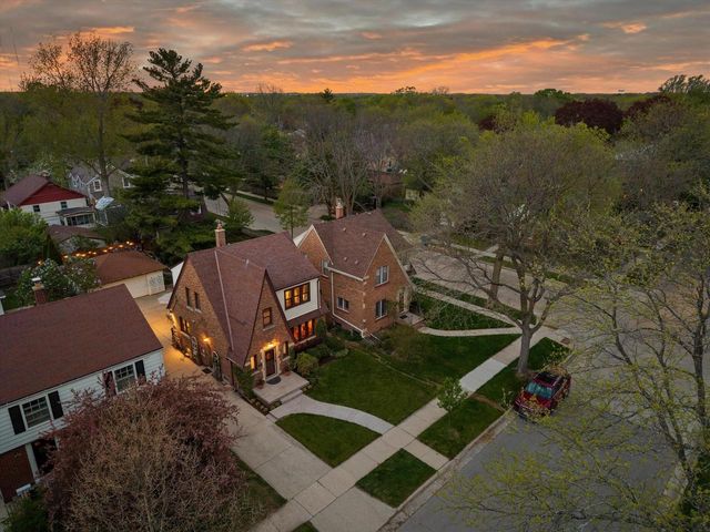 4971 Idlewild AVENUE, Whitefish Bay, WI 53217