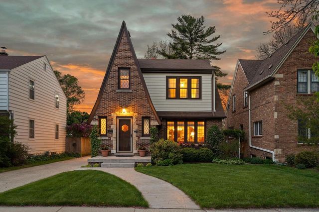 4971 Idlewild AVENUE, Whitefish Bay, WI 53217