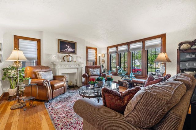 4971 Idlewild AVENUE, Whitefish Bay, WI 53217