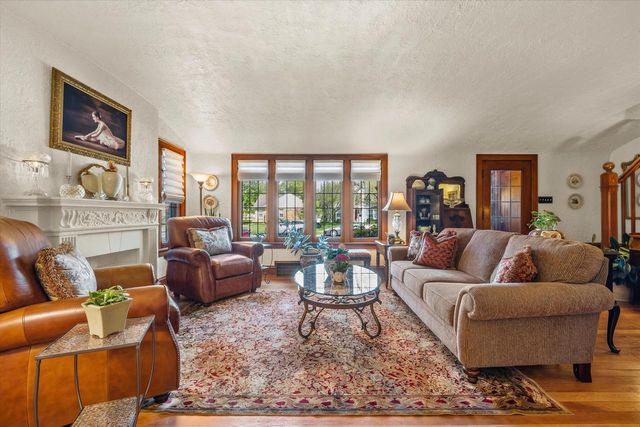4971 Idlewild AVENUE, Whitefish Bay, WI 53217