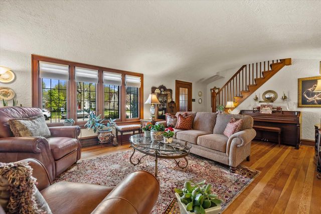 4971 Idlewild AVENUE, Whitefish Bay, WI 53217