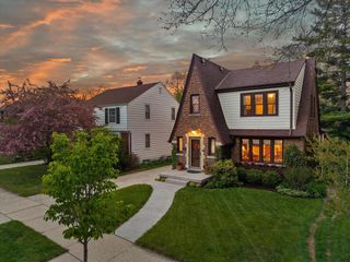 4971 Idlewild AVENUE, Whitefish Bay, WI 53217
