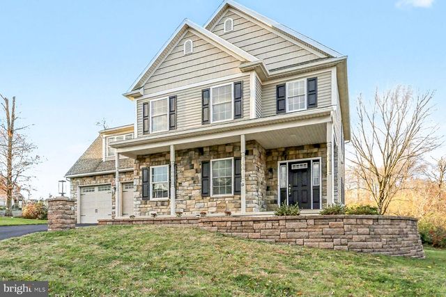 61 GENTLE DR, East Earl, PA 17519