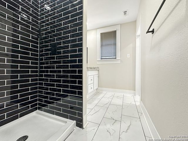 147 saint francis, San Antonio, TX 78204