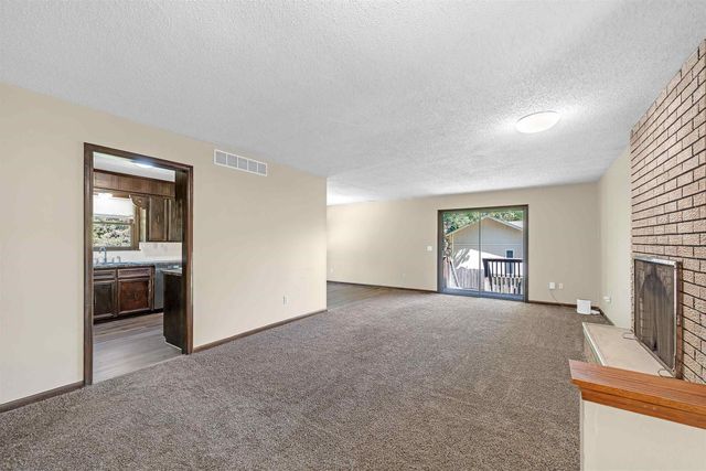 1671 N Maybelle St, Wichita, KS 67212