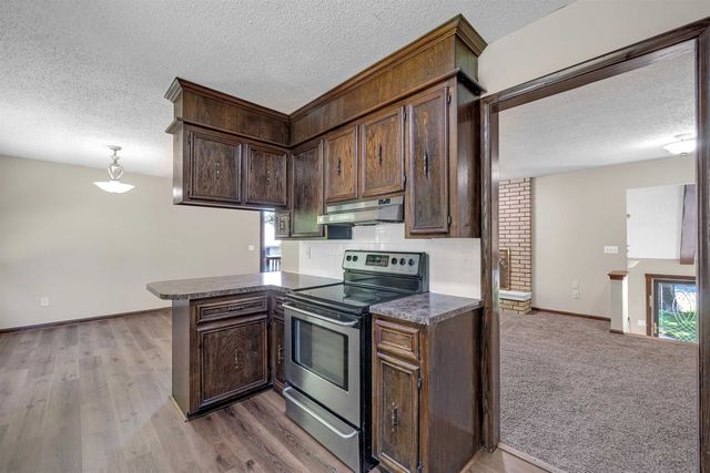 1671 N Maybelle St, Wichita, KS 67212