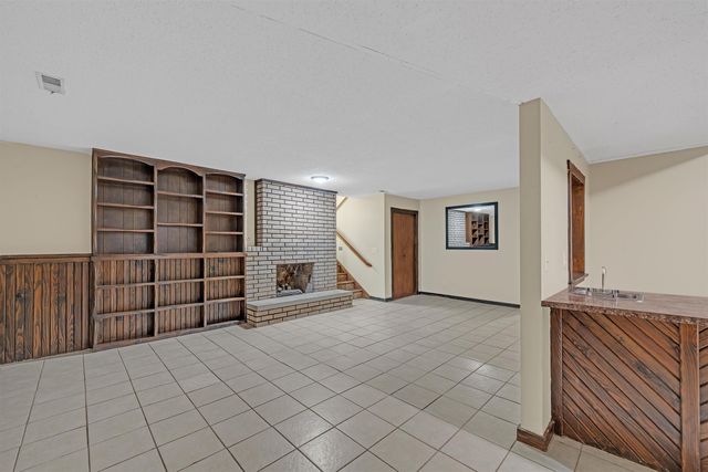 1671 N Maybelle St, Wichita, KS 67212