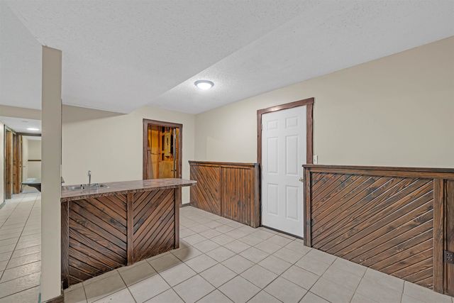 1671 N Maybelle St, Wichita, KS 67212