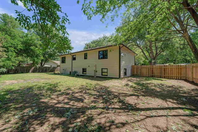 1671 N Maybelle St, Wichita, KS 67212