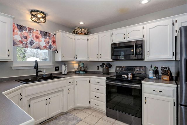 4435 W Westwood Drive, Battlefield, MO 65619