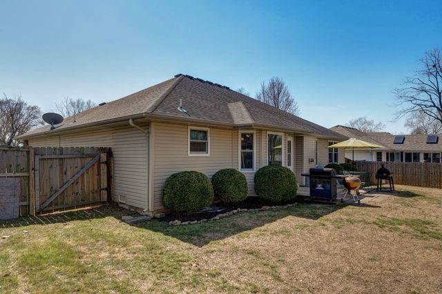 4435 W Westwood Drive, Battlefield, MO 65619