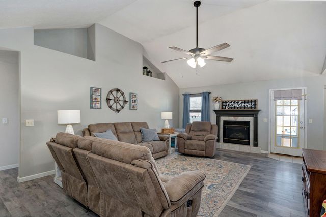 4435 W Westwood Drive, Battlefield, MO 65619