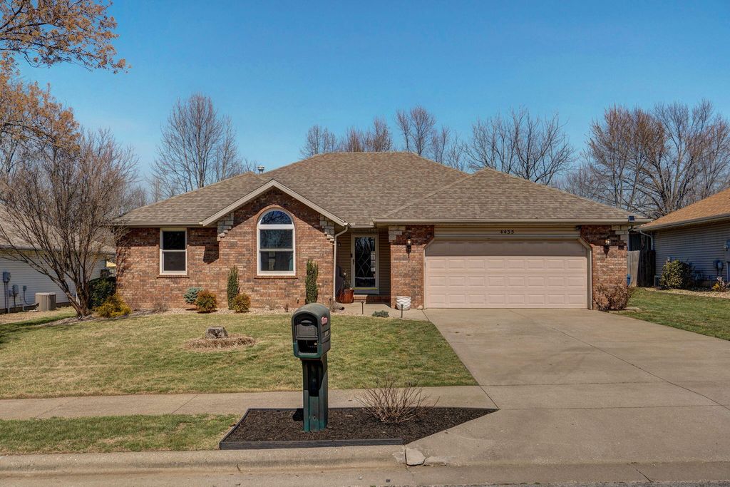 4435 W Westwood Drive, Battlefield, MO 65619