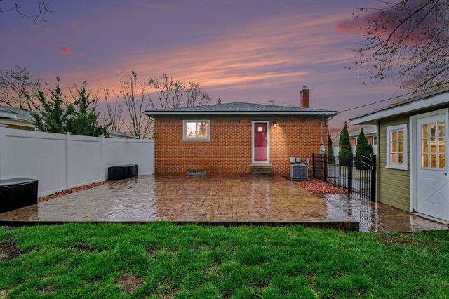 1015 Englewood Avenue, Royal Oak City, MI 48073