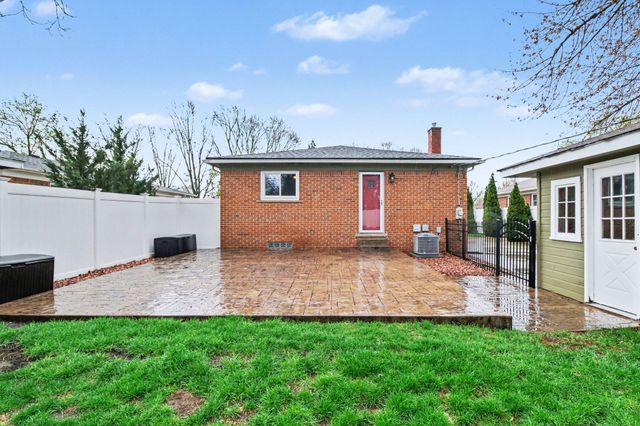 1015 Englewood Avenue, Royal Oak City, MI 48073